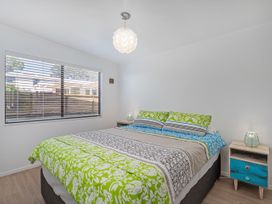 Beachfront Beauty - Whangamata Beachfront Home -  - 1037096 - thumbnail photo 22