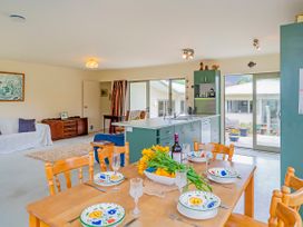 Oyster Haven - Cooks Beach Holiday Home -  - 1037159 - thumbnail photo 8