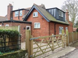 The Lodge - Norfolk - 1043545 - thumbnail photo 36