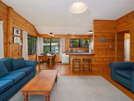 Puka Lodge (Rear dwelling) - Pukawa Bay Home -  - 1043885 - thumbnail photo 2