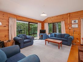 Puka Lodge (Rear dwelling) - Pukawa Bay Home -  - 1043885 - thumbnail photo 7