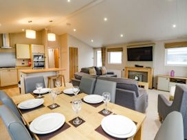 2 bedroom Lodge at Pevensey Bay - Kent & Sussex - 1043960 - thumbnail photo 8
