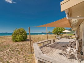 Absolute Beachfront Bach - Pauanui Holiday Home -  - 1046632 - thumbnail photo 28