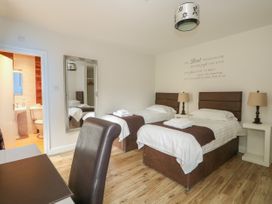 The Five Bells Inn - Norfolk - 1049236 - thumbnail photo 33