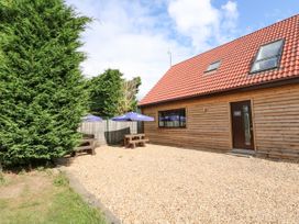 Home Barn - Norfolk - 1049238 - thumbnail photo 17
