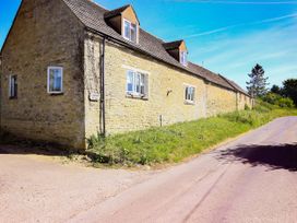 2 bedroom Cottage for rent in Burford