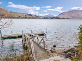 Huge Lakefront Delight - Queenstown Holiday Home -  - 1049845 - thumbnail photo 27