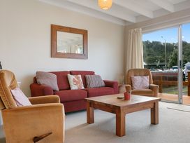 Clara's Togs and Towels - Waihi Accommodation - Bachcare NZ -  - 1050047 - thumbnail photo 2