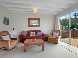 Clara's Togs and Towels - Waihi Accommodation - Bachcare NZ -  - 1050047 - thumbnail photo 5