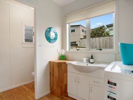 Clara's Togs and Towels - Waihi Accommodation - Bachcare NZ -  - 1050047 - thumbnail photo 13