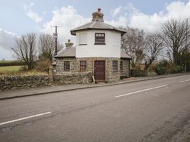 Old Tollgate - Anglesey - 1050233 - thumbnail photo 1