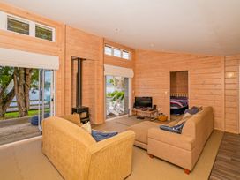 Opoutere Oasis - Opoutere Holiday Home -  - 1050695 - thumbnail photo 2