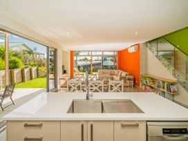 A Slice of Summer - Whangapoua Holiday Home -  - 1052472 - thumbnail photo 13