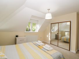 Bassett Green Apartment 6 - South Coast England - 1054405 - thumbnail photo 15