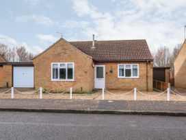 Waddling Ducks - Norfolk - 1054560 - thumbnail photo 1