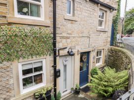 2 bedroom Cottage for rent in Holmfirth