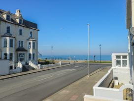 2 bedroom Cottage for rent in Llandudno