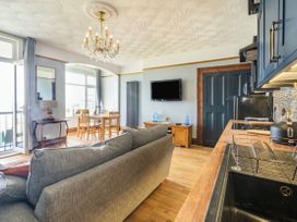 Beachside Apartment - North Yorkshire (incl. Whitby) - 1055840 - thumbnail photo 11