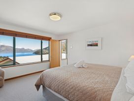 Deja Vu - Queenstown Holiday Home -  - 1056318 - thumbnail photo 11