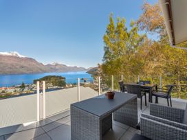 Deja Vu - Queenstown Holiday Home -  - 1056318 - thumbnail photo 23