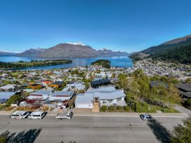 Deja Vu - Queenstown Holiday Home -  - 1056318 - thumbnail photo 27