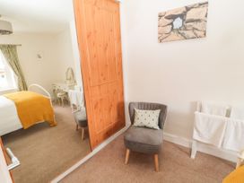 Curlew Cottage, 2 Fenkle Street - Northumberland - 1056704 - thumbnail photo 16