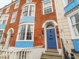 6 bedroom Cottage for rent in Weymouth