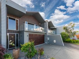 Lake View Bliss - Lake Taupo Holiday Home -  - 1057015 - thumbnail photo 2