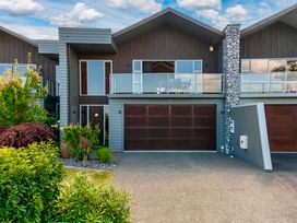 Lake View Bliss - Lake Taupo Holiday Home -  - 1057015 - thumbnail photo 1