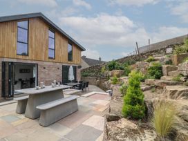 5 bedroom Cottage for rent in Matlock