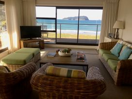 Beachfront Heights - Pauanui Holiday Apartment -  - 1057923 - thumbnail photo 3