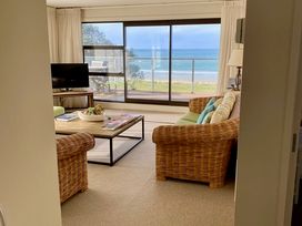 Beachfront Heights - Pauanui Holiday Apartment -  - 1057923 - thumbnail photo 4