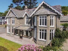 8 bedroom Cottage for rent in Criccieth