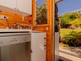 The Captain's Lookout - Onemana Holiday Home -  - 1058547 - thumbnail photo 18