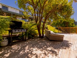The Captain's Lookout - Onemana Holiday Home -  - 1058547 - thumbnail photo 20