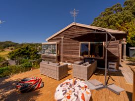 The Captain's Lookout - Onemana Holiday Home -  - 1058547 - thumbnail photo 22