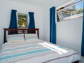 The Captain's Lookout - Onemana Holiday Home -  - 1058547 - thumbnail photo 27