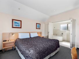 Hart's Place - Taupo Central Holiday Unit -  - 1058761 - thumbnail photo 10
