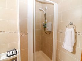 Cherry Blossom Cottage - County Clare - 1059276 - thumbnail photo 33