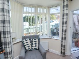 Over Esk - North Yorkshire (incl. Whitby) - 1059871 - thumbnail photo 2