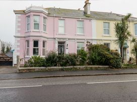 6 bedroom Cottage for rent in Falmouth