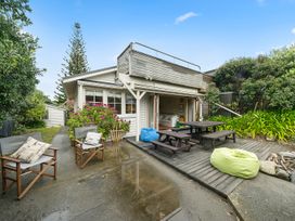 The Beach Bach - Waikanae Beach Holiday Home -  - 1060824 - thumbnail photo 3