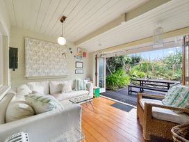 The Beach Bach - Waikanae Beach Holiday Home -  - 1060824 - thumbnail photo 10