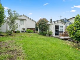 The Beach Bach - Waikanae Beach Holiday Home -  - 1060824 - thumbnail photo 22