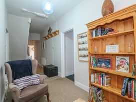 Maples - Norfolk - 1061000 - thumbnail photo 17