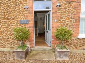 Troon Cottage - Norfolk - 1061237 - thumbnail photo 3