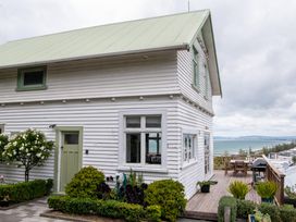 Clyde View - Napier Holiday Home -  - 1062215 - thumbnail photo 29