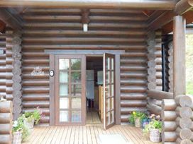 Tamaura Lodge - Norfolk - 1062454 - thumbnail photo 14