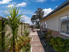 The Lax Retreat - Leigh Holiday Home -  - 1062611 - thumbnail photo 21