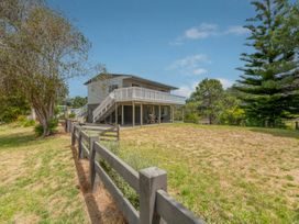 Recharge on Riverview - Cooks Beach Holiday Home -  - 1062810 - thumbnail photo 25